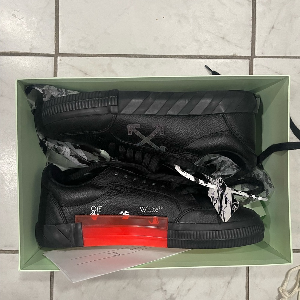 Off White mens Sneakers Low top Size 44/11